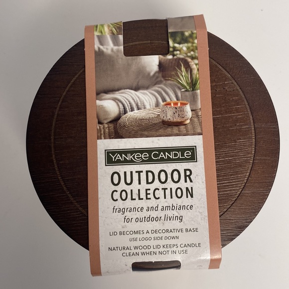 2/$20, 4/$35 - Lg Yankee Candle Set - Natural Wooden Top Doubles As Base!! - Picture 4 of 16